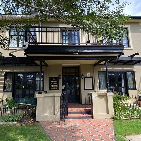 Ellstanmor Guesthouse Кума Екстериор снимка