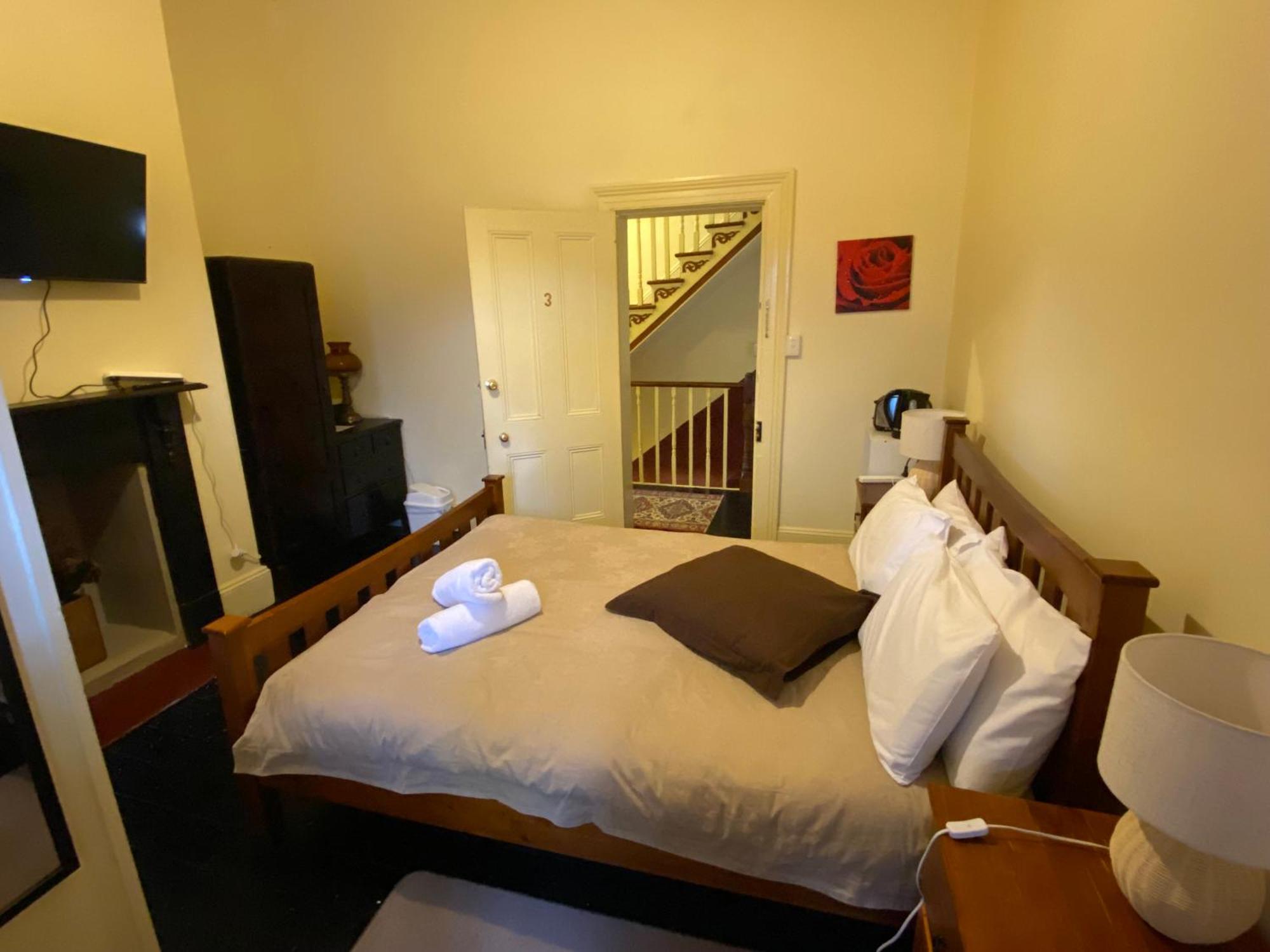 Ellstanmor Guesthouse Кума Екстериор снимка