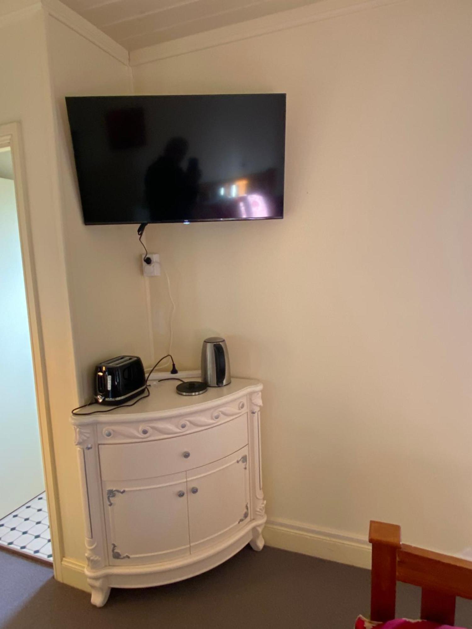 Ellstanmor Guesthouse Кума Екстериор снимка