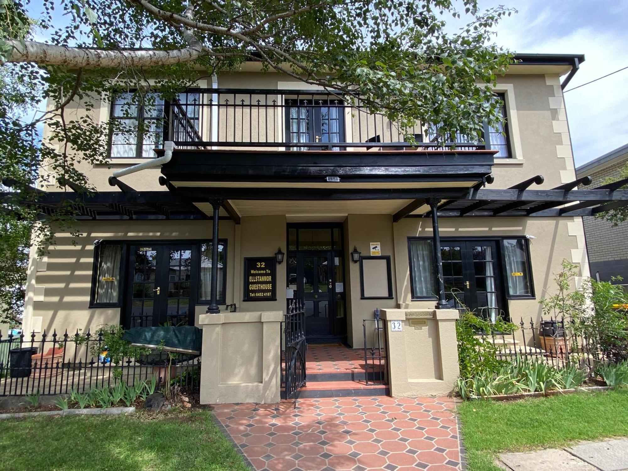 Ellstanmor Guesthouse Кума Екстериор снимка